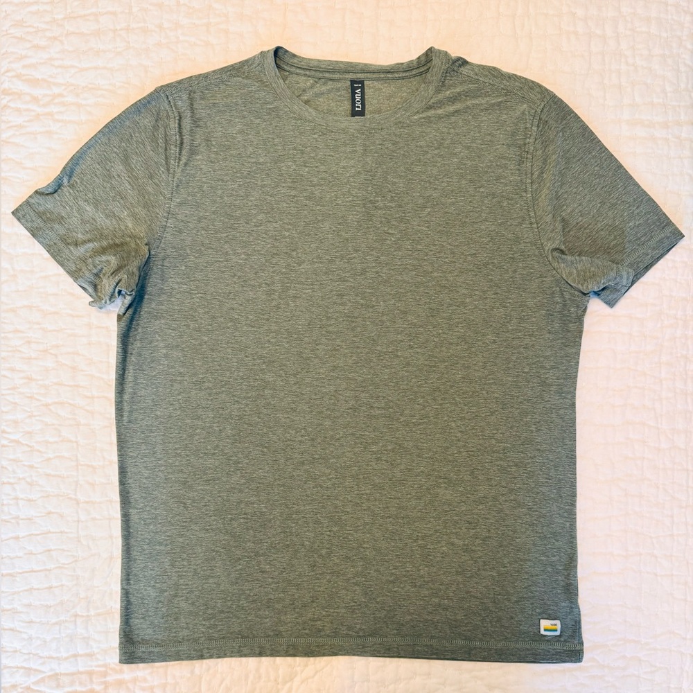Men’s Medium Vuori Stato Tech Tee - Balsam Heather